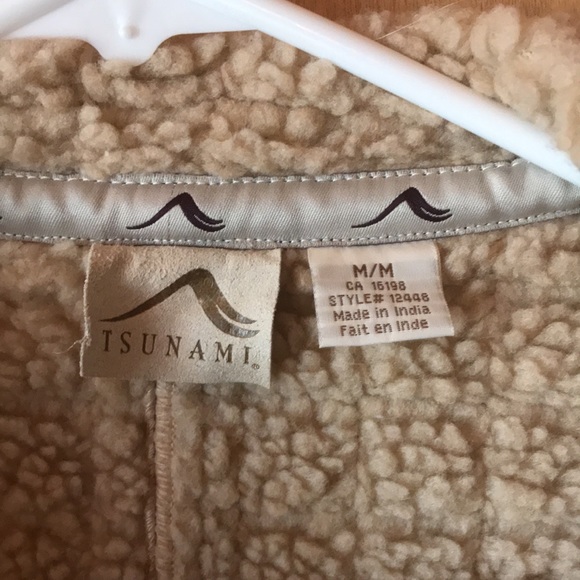 Tsunami plum nylon and fleece vest size M - Picture 2 of 7